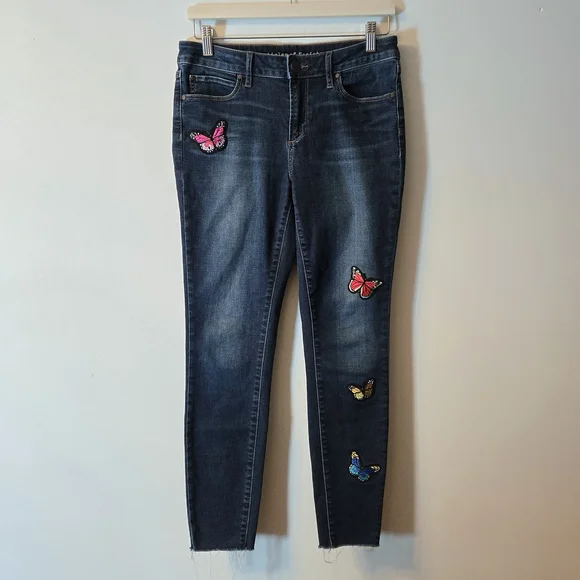 Articles Of Society Sarah Cut Off Hem Butterfly Jeans - Picture 2 of 10
